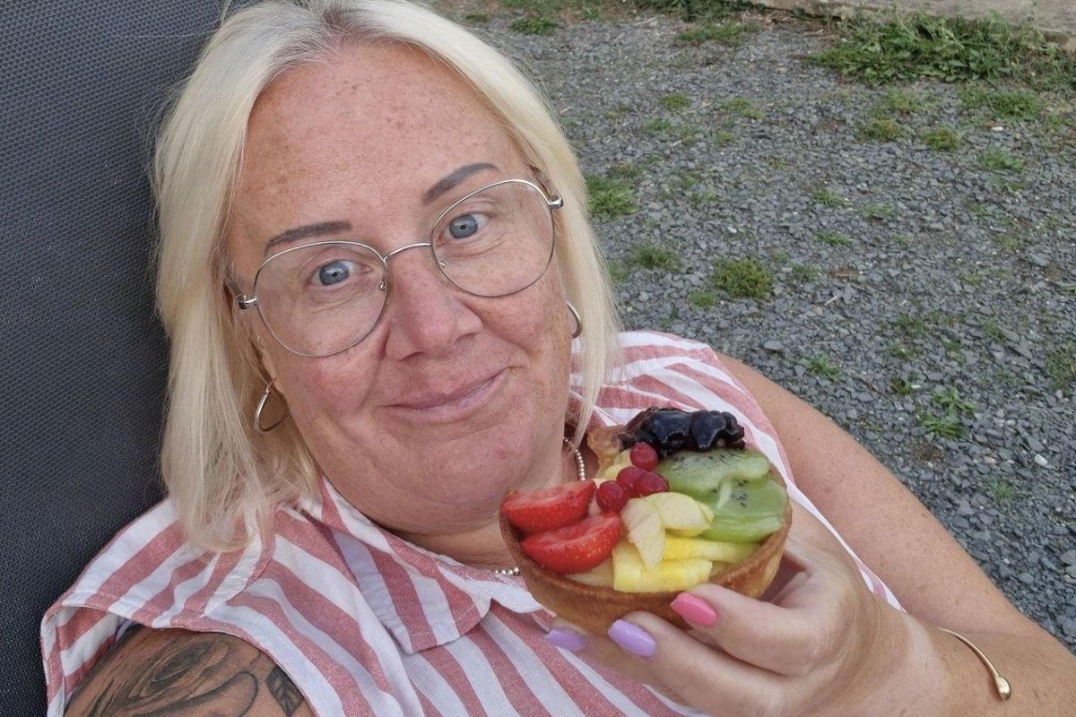 Vicki McFarlane before her weight loss. A mum who ditched Mounjaro due to nausea and headaches used a "life changing" 30p-a-day supplement patch to lose 3st 7lbs in 15 weeks.Vicki McFarlane, 53, said she struggled with weight loss her whole adult life due to sugar cravings in the evening - worsened further by her metabolism slowing when she went through menopause.In a bid to lose the stubborn weight on her stomach and thighs, she ordered Mounjaro from an online clinic in January, 2025.The £180-a-month jab helped her shed two stone in two months - but came with unbearable nausea, headaches and "eggy burps" which made her eventually give up.