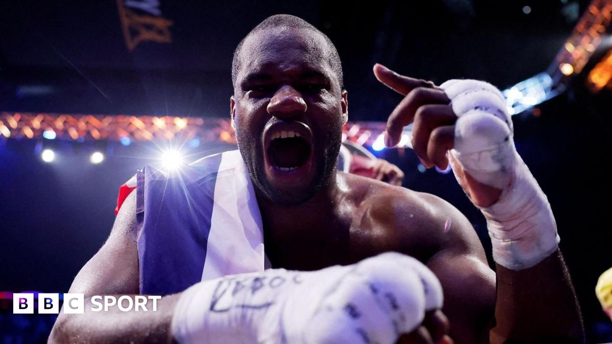 Daniel Dubois lands a punch on a bloody Fabio Wardley