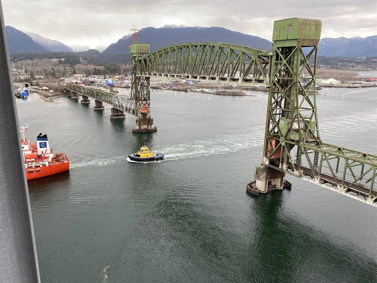 Antiquated bridge hampering exports, groups urge Carney to act