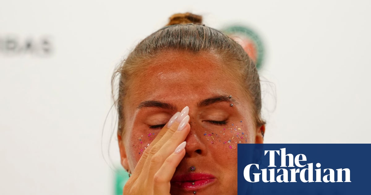 Tearful Oliynykova demands Shnaider face sanctions for ‘supporting war’ | French Open 2026