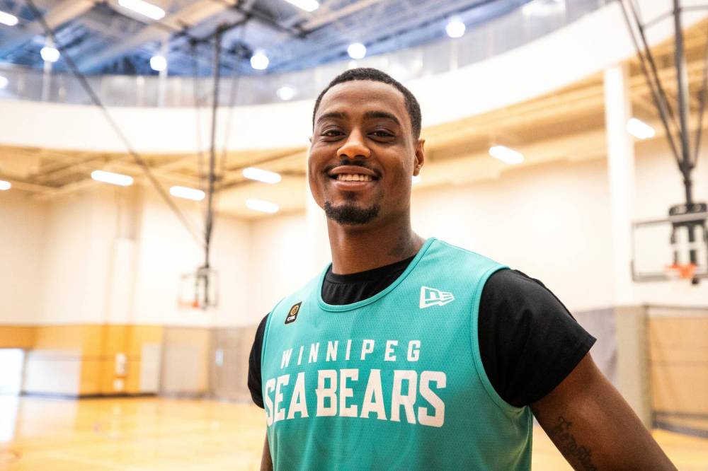 MIKAELA MACKENZIE / FREE PRESS
Winnipeg Sea Bears’ Davion Warren looks to make an impact off the bench in his Sea Bears debut on Saturday.