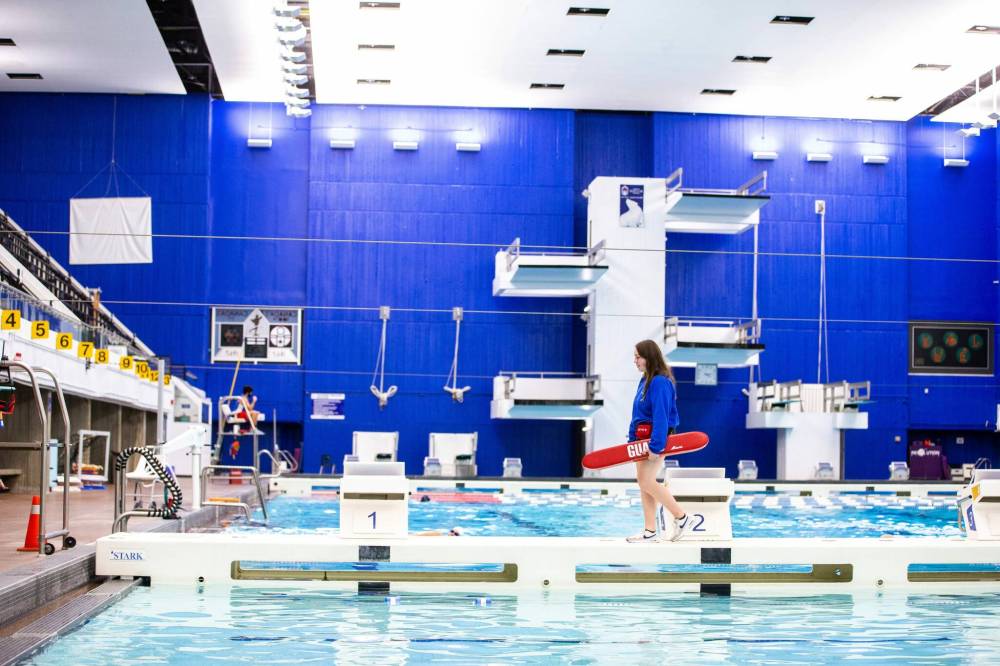 MIKAELA MACKENZIE / FREE PRESS FILES
The Pan Am Pool will close on Jan. 18, 2027 for substantial repairs including to the main tank, diving towers and deck area.