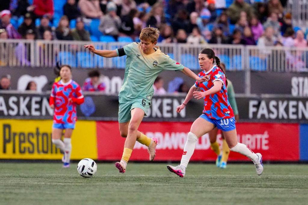 Quinn (6) and Montreal&rsquo;s Lisa Pechersky (10) during the match on May 2, 2026. (Northern Super League)