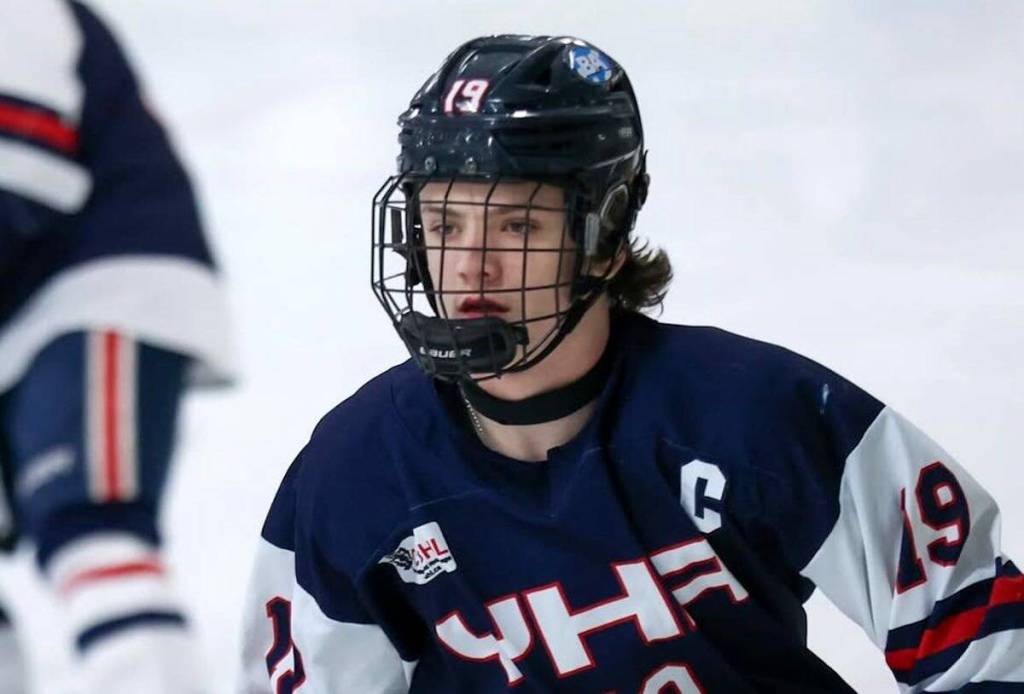 Right-winger Parker McMillan wears Yale Hockey Academy colours. (Photo: facebook.com/YHA.Lions)