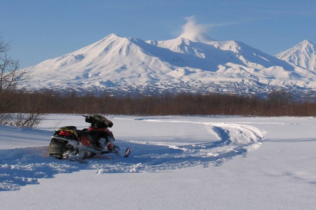 Stock photo of snowmobile. Not Haines Summit. (Pixabay)