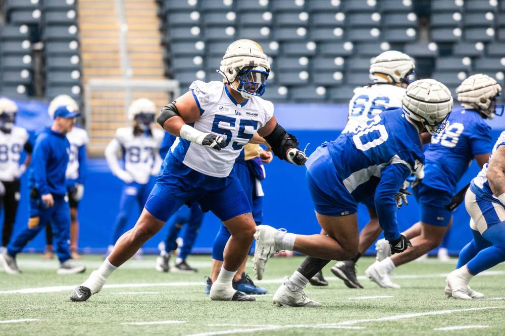 MIKAELA MACKENZIE / FREE PRESS
Offensives lineman Jarell Broxton (55) said his favourite part of being a Winnipeg Blue Bomber so far is how everyone at the club has been so welcoming.