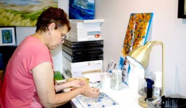 Barbara Morris is an artist located in James Bay who creates art out of crushed glass. (Nishadini Fonseka/ Victoria News)