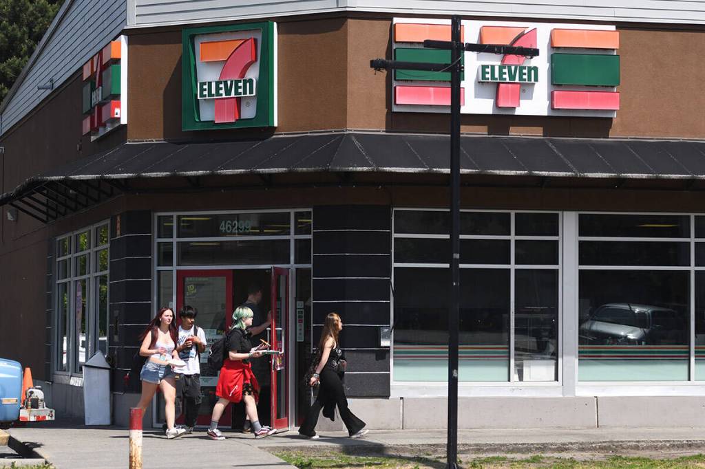 Customers leave 7-Eleven on Yale Road in Chilliwack on Thursday, May 21, 2026. It is one of hundreds of 7-Eleven stores closing across North America. (Jenna Hauck/ Chilliwack Progress)