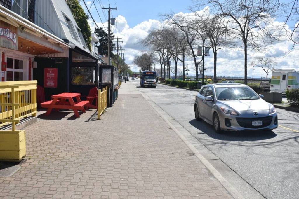 Marine Drive along White Rock&rsquo;s East Beach. (Tricia Leslie/Peace Arch News files)