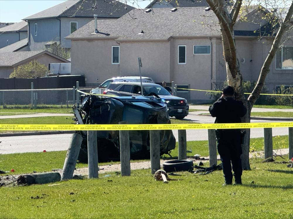 CHAD SCARSBROOK / FREE PRESS
Redonda Street remains closed between Kildare Avenue East and Victoria Avenue East.
