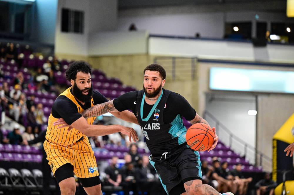 CEBL
Winnipeg Sea Bears guard Teddy Allen (right) is defended by Brampton Honey Badgers guard Cameron Tyson.