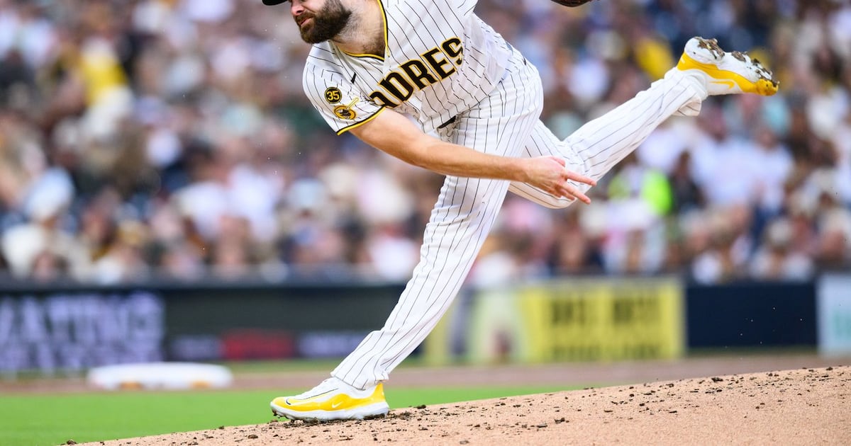 Lucas Giolito, four relievers pitch San Diego Padres to shutout win over Athletics