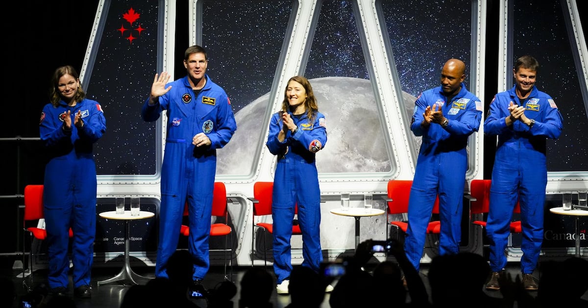 Artemis II crew gets hero's welcome at Canadian Space Agency headquarters in Quebec - CTV News