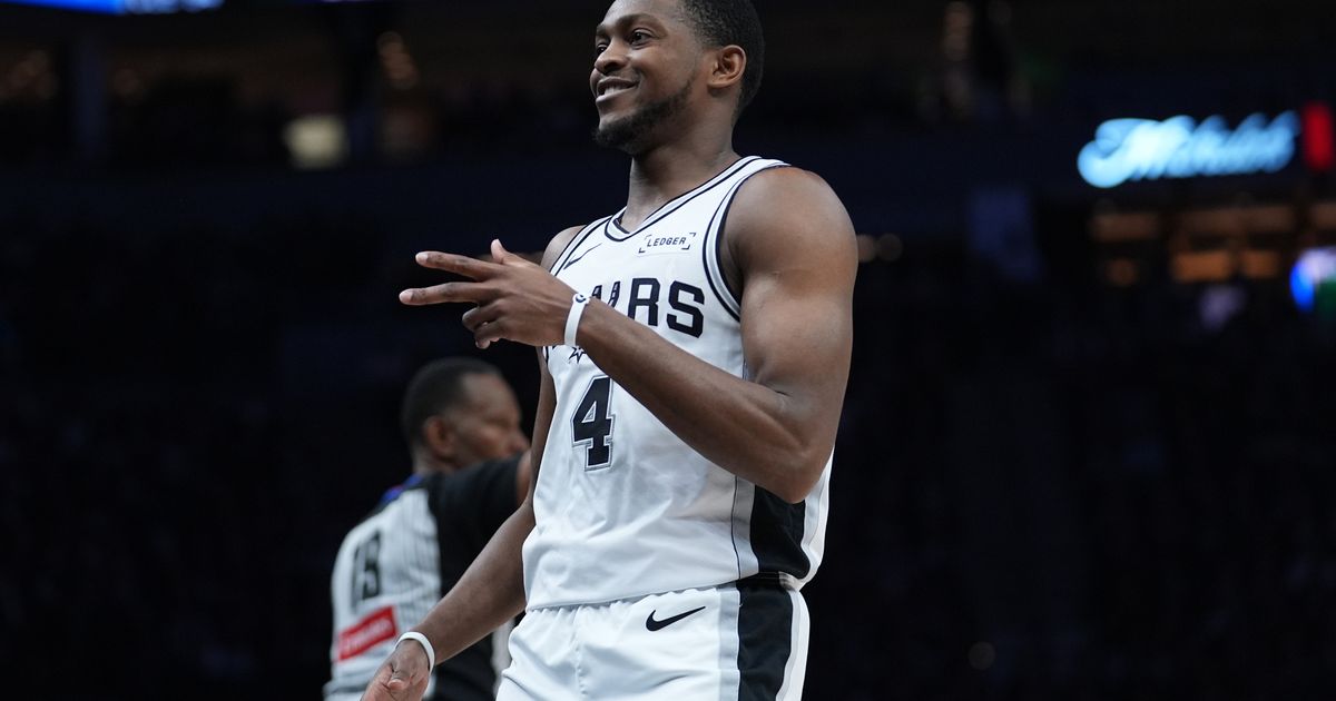 Spurs' De'Aaron Fox out of Game 2 of West finals against Thunder with ankle issue :: WRAL.com