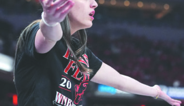 Clark’s WNBA homecoming includes brief scare | News, Sports, Jobs