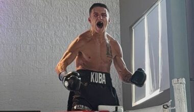 Cork boxers Kuba Pielesz and Christina Desmond keep their unbeaten runs going on the pro circuit