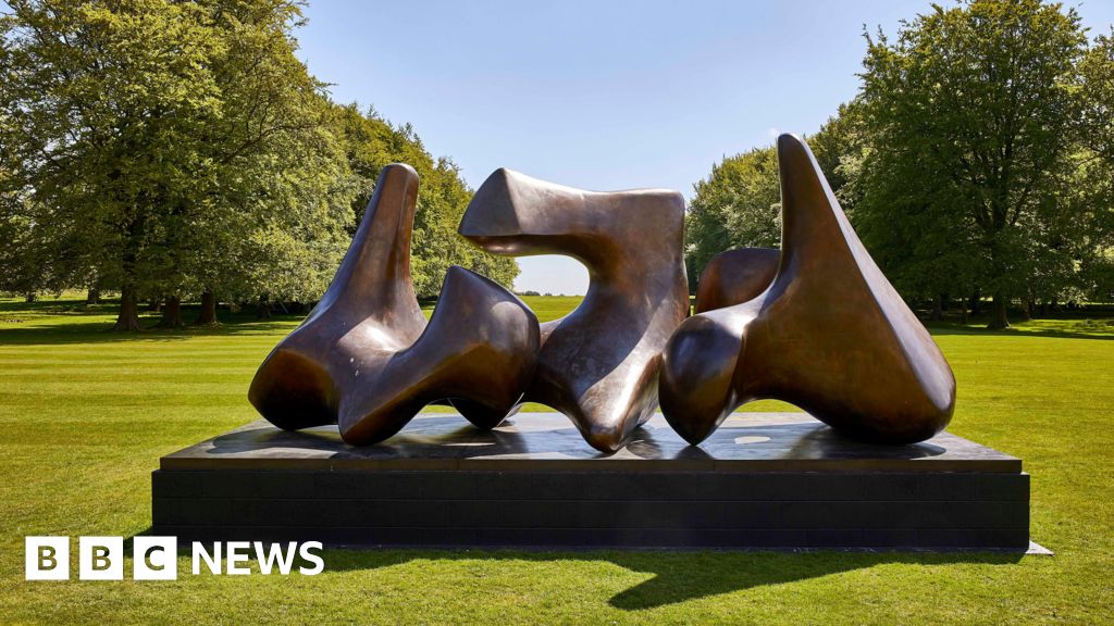 H﻿enry Moore work to be displayed at Kew Gardens and Wakehurst - BBC