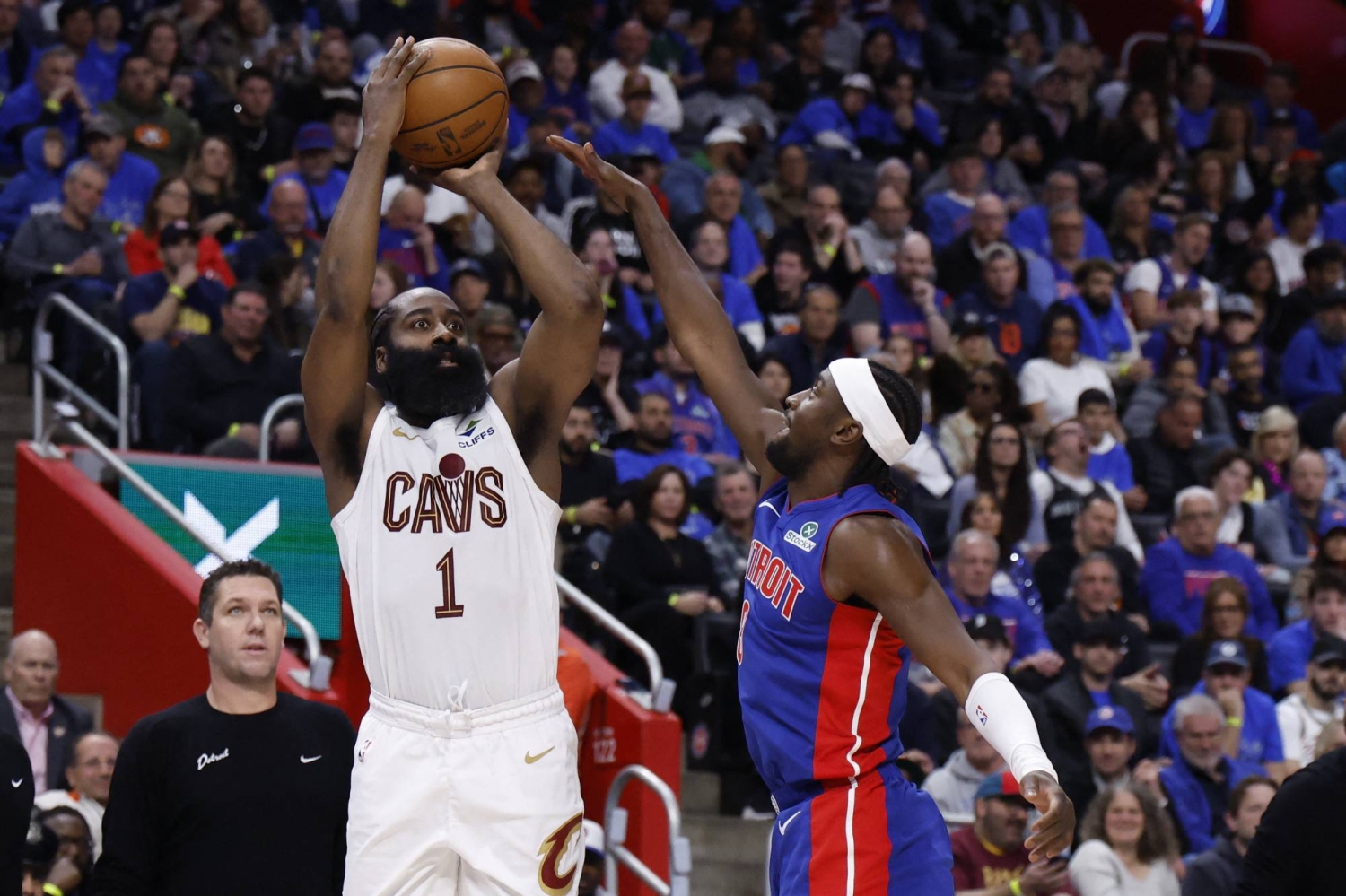 Cavs rally past Pistons on road to take 3-2 lead in series