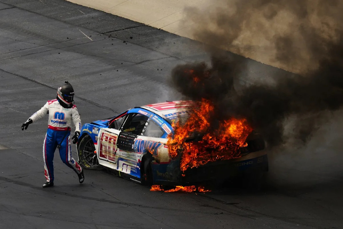 Chase Elliott and Ross Chastain eliminated in early crashes at NASCAR All-Star Race