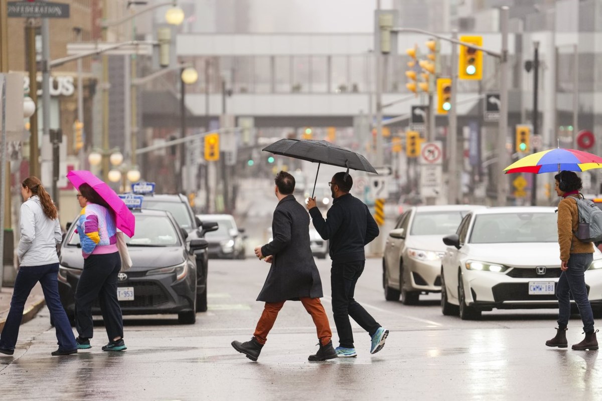 Executive public servants returning to the office on a full-time basis today