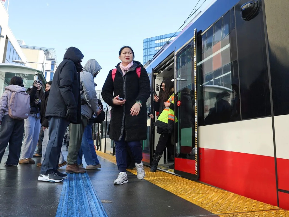 Council committee endorses scrapping downtown free fare zone, final decision will come May 26