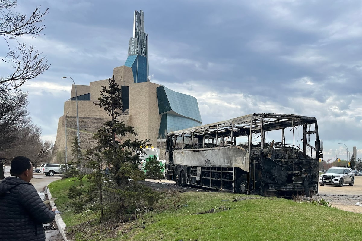 15-year-old girl charged with arson after U.S. minor league baseball team’s bus is torched in Winnipeg