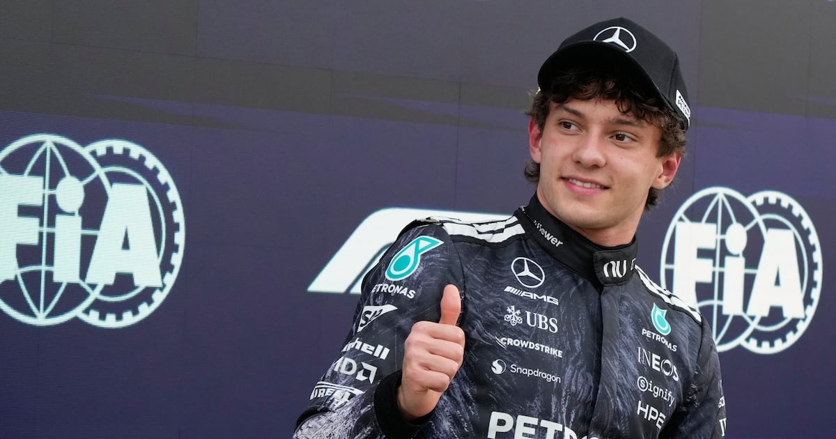 Kimi Antonelli cuts out social media to focus on F1 title ambitions