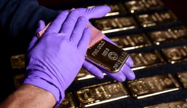 Gold Jumps as Prospects of Iran Deal Temper Inflation Concerns