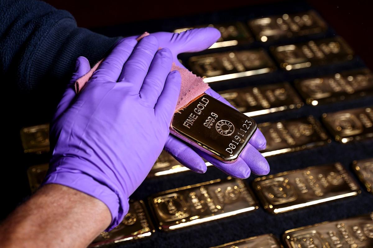 Gold Jumps as Prospects of Iran Deal Temper Inflation Concerns