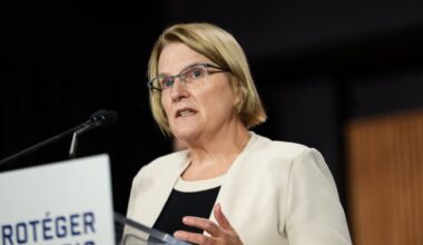 Ontario allowing pharmacists to treat more conditions, administer more vaccines