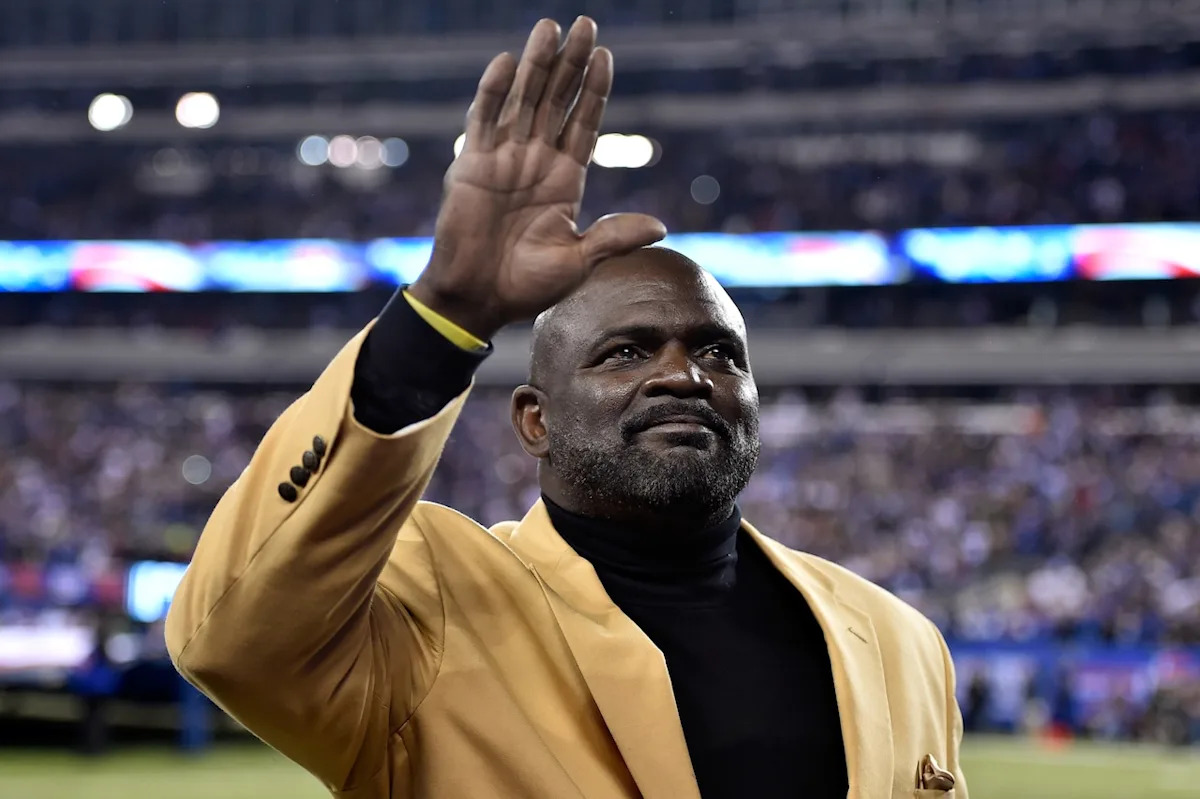NFL legend recovering after 2-week stay in hospital for illness