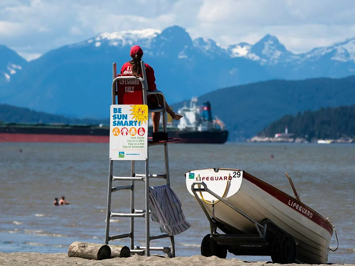 Vancouver park board restores lifeguards to most beaches