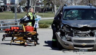 Mock car crash shows Winnipeg students the dangers of distracted driving