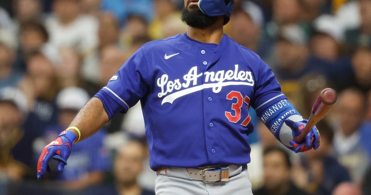Teoscar Hernandez has six RBIs as Los Angeles Dodgers erase early deficit in win over Milwaukee Brewers