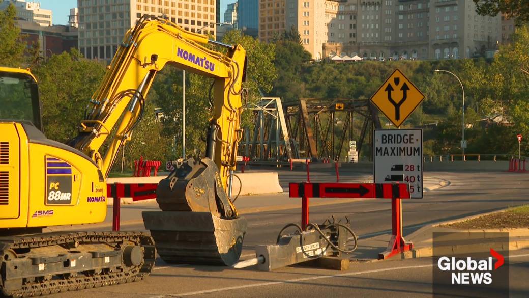 Click to play video: 'Questions about rehabilitating vs. replacing Low Level Bridge'