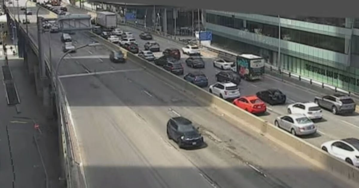 Gardiner reopens following crash near Spadina