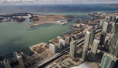 Toronto city council votes down asking Doug Ford for a referendum on Billy Bishop airport expansion - Toronto Star