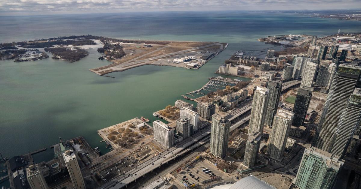 Toronto city council votes down asking Doug Ford for a referendum on Billy Bishop airport expansion - Toronto Star