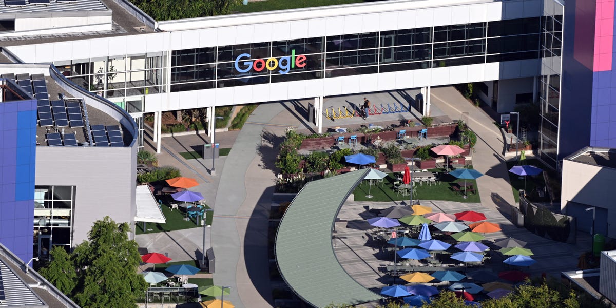 Google Overview Is Happy to 'Stop' Defining Words