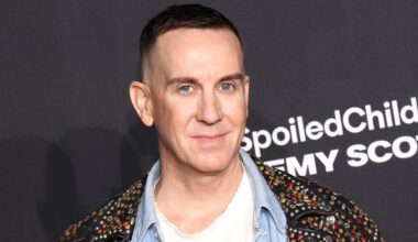 Students Cheer Jeremy Scott for Ripping up His AI Commencement Speech