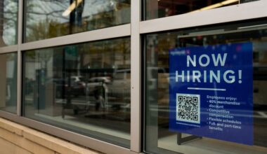 US labor market stable as layoffs remain low