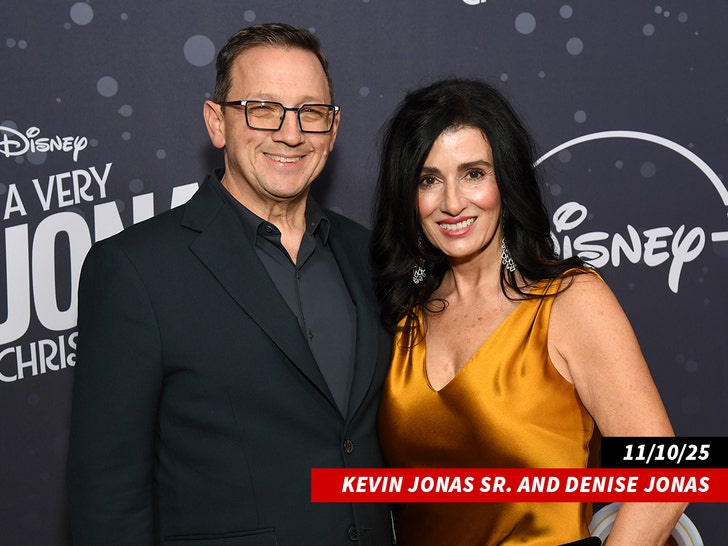 Kevin Jonas Sr and Denise Jonas getty 1