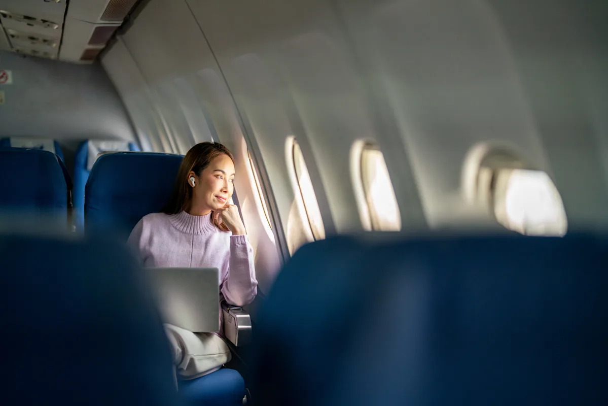 Want to stay healthy while travelling? Take vitamins, pack a travel medicine kit and 6 more flight attendant-approved hacks to ward off sickness