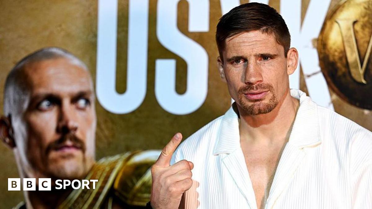Oleksandr Usyk and Rico Verhoeven face off