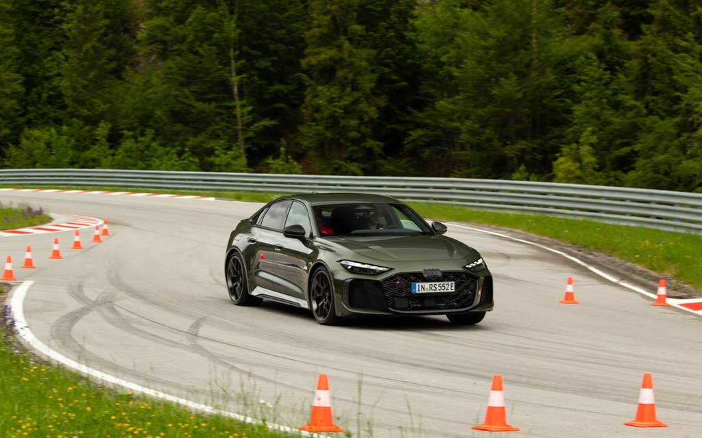 2027 Audi RS 5: F1-Inspired Sports Sedan Raises Performance Bar
