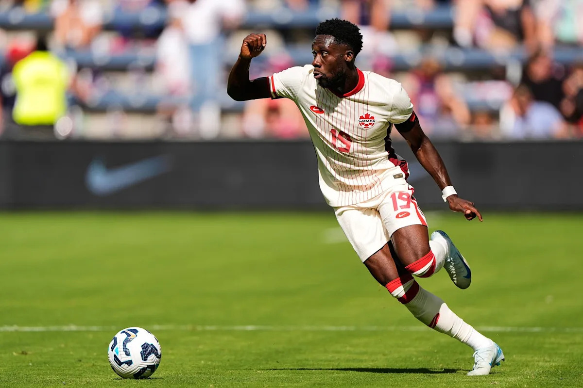 Alphonso Davies named to Canada's World Cup squad despite hamstring injury