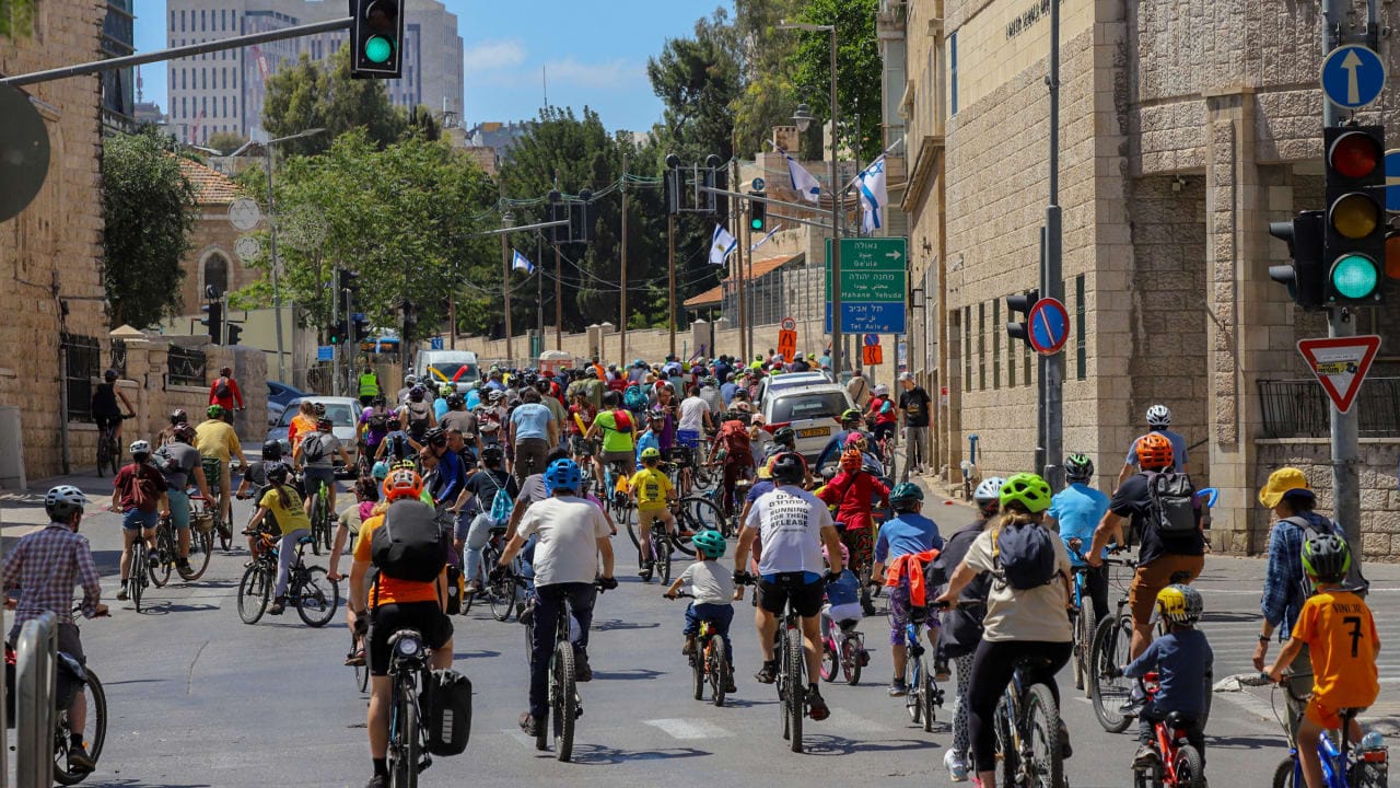 The ABI annual cycling event attracts large numbers of riders and helps to get the green, health-inducing message out there.