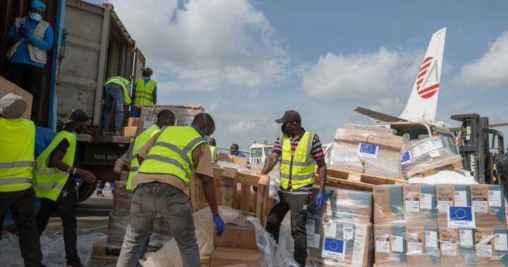 Ebola restrictions may see over 24K travel documents suspended, Ottawa says - National