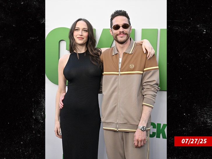 pete davidson elsie hewitt getty 2