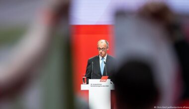 Merz booed as he advocates economic reform